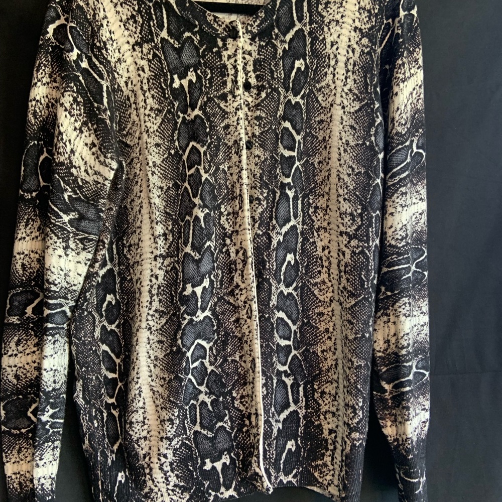 Women’s cardigan sweater XL